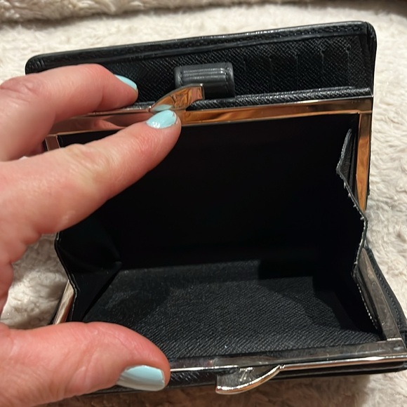 Louis Vuitton Epi Kiss Lock Wallet Black Authentic - Picture 4 of 9